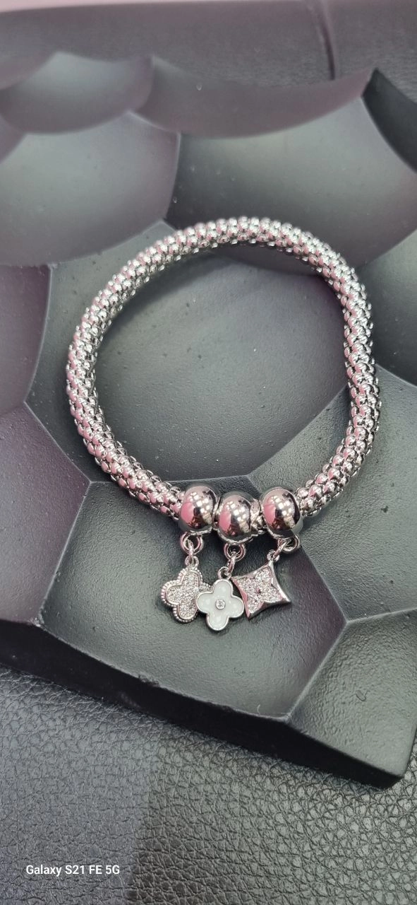 دستبند پاندورا ونکلیف نقره ای