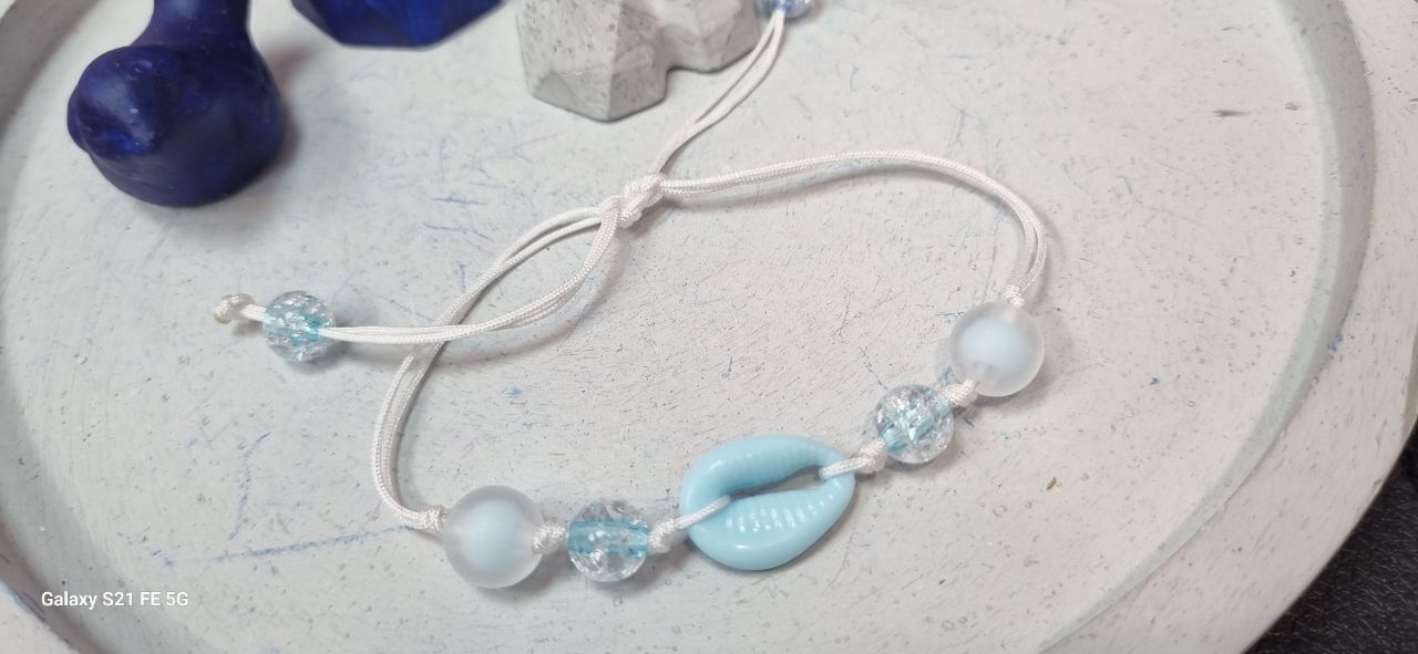 دستبند صدف با بند اسانسوری