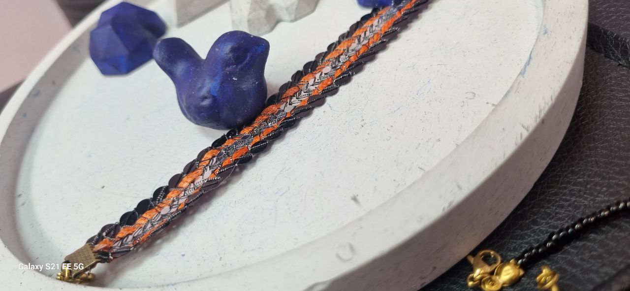 دستبند پولکی