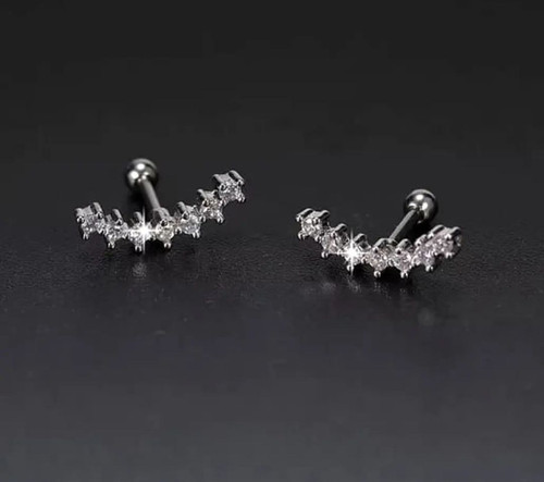 پرسینگ گوش نگین دار