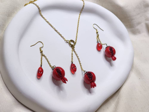 ست گردنبند و گوشواره و استیل یلدایی