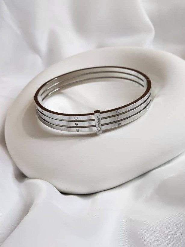 دستبند بنگل نقره ای استیل وارداتی