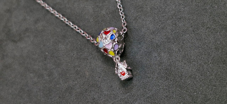 گردنبند استیل نقره ای سه بعدی