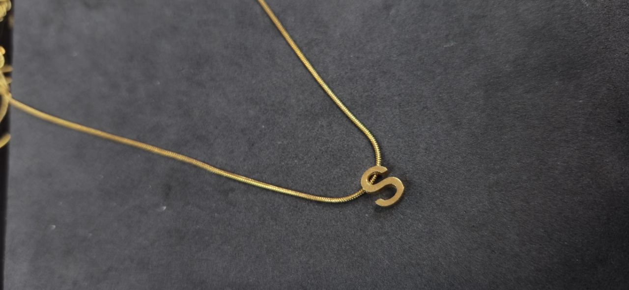گردنبند استیل حرف S طلایی