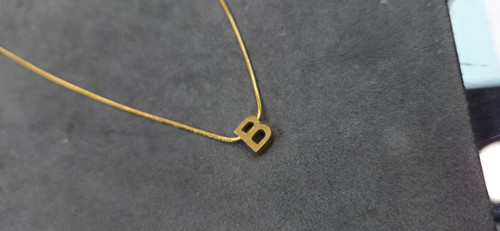 گردنبند استیل حرف B طلایی