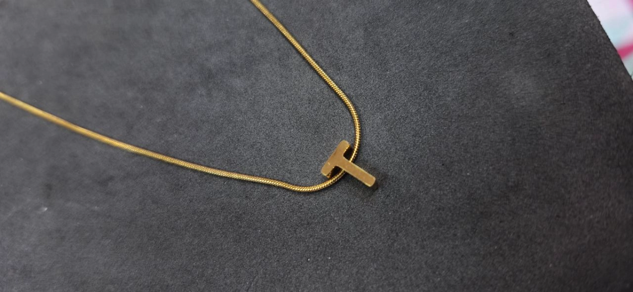 گردنبند استیل حرف T طلایی