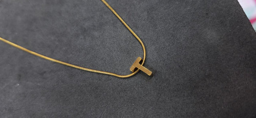 گردنبند استیل حرف T طلایی