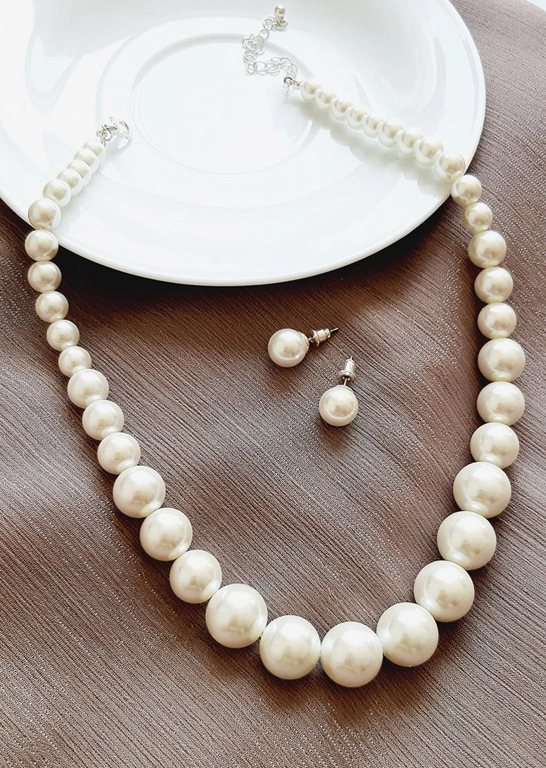 گردنبند مروارید سفید