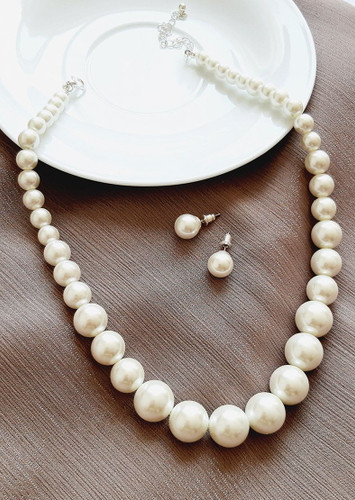 گردنبند مروارید سفید