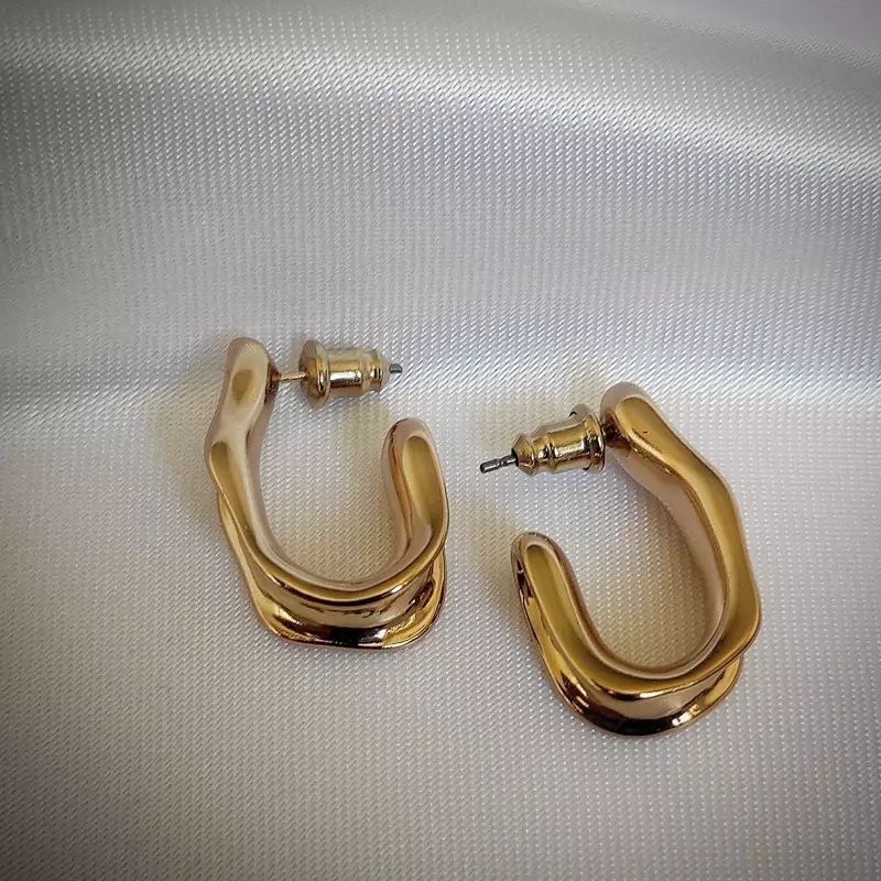گوشواره استیل میخی دفرمه