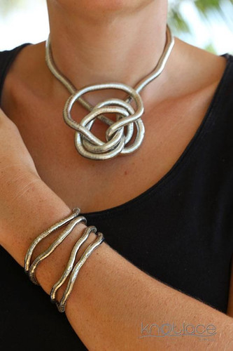 گردنبند منعطف ماری نقره ای