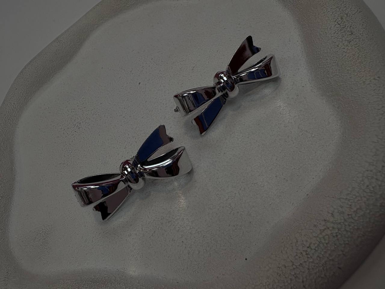 گوشواره میخی پاپیون