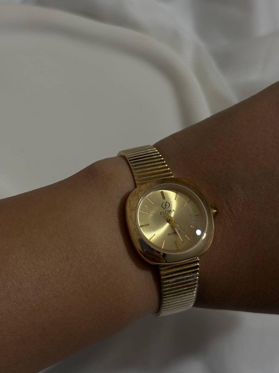 ساعت استیل طلایی فلورا
