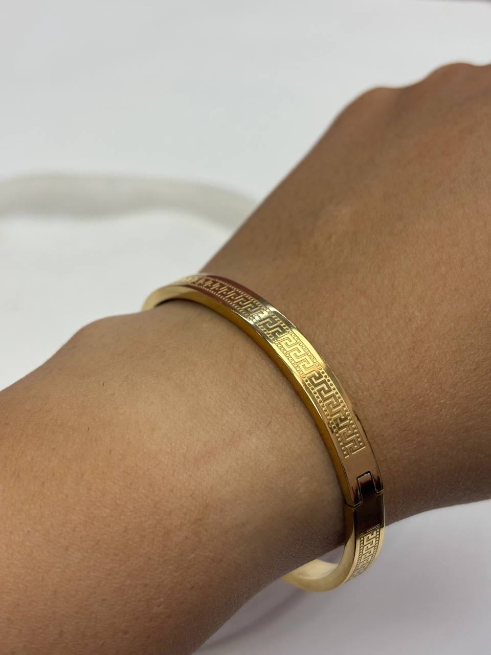 دستبند بنگل طلایی استیل وارداتی ورساچ