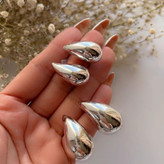 گوشواره میخی قطره نقره ای