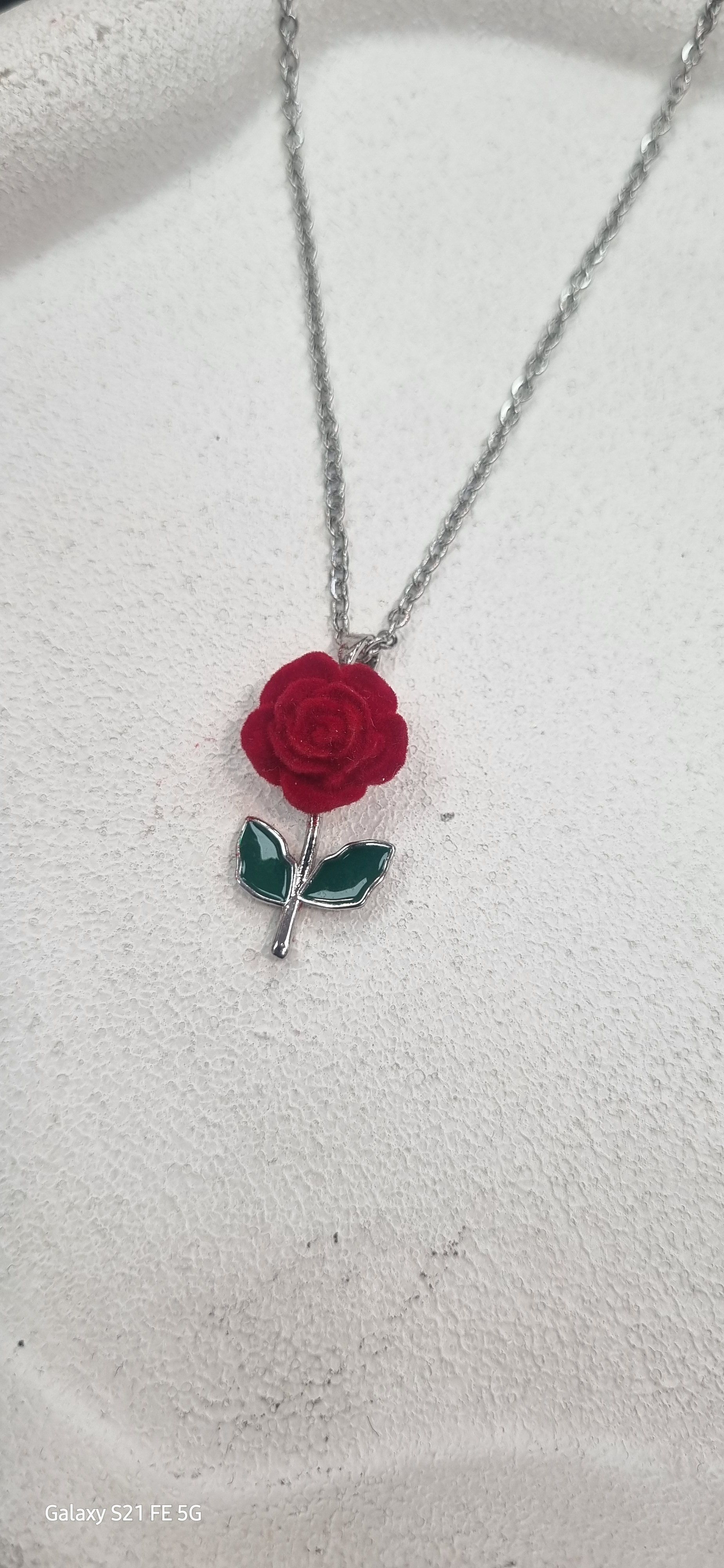 گردنبند استیل نقره ای گل رز مخملی سه بعدی