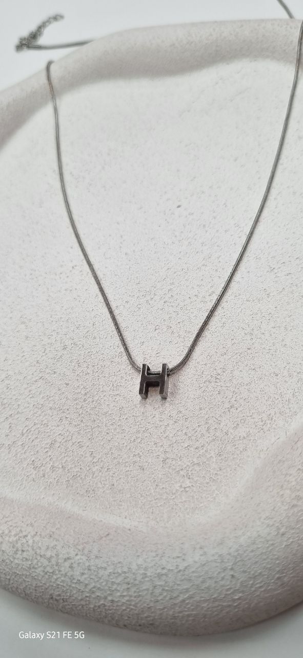گردنبند استیل حرف  H نقره ای