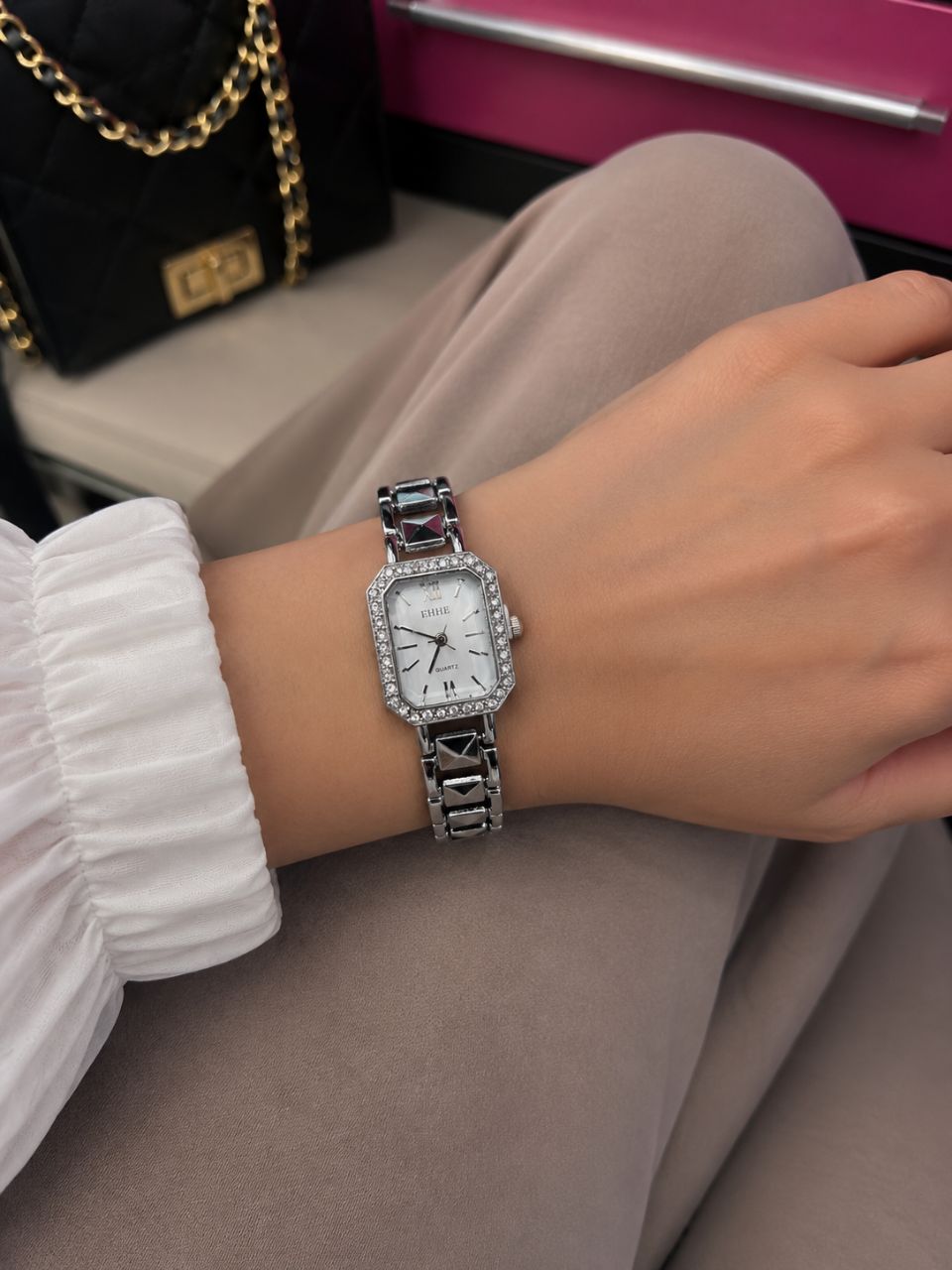 ساعت نقره ای  EHHE